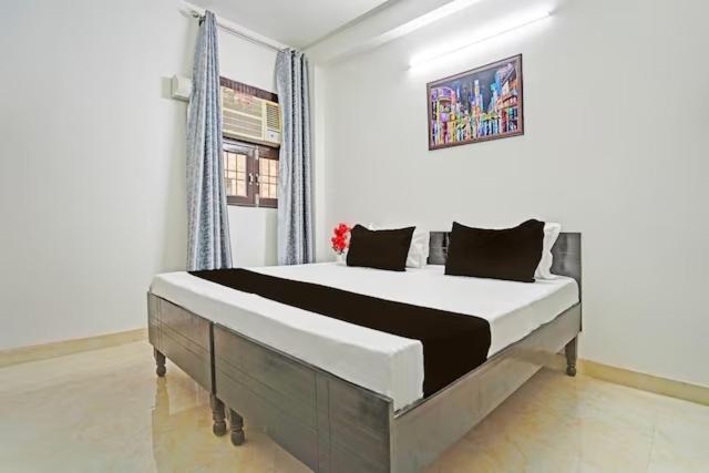מלון נוידה Rooftop Castle מראה חיצוני תמונה